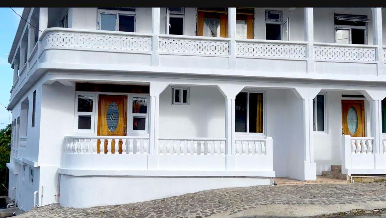 The Golden Inn Мариго Экстерьер фото
